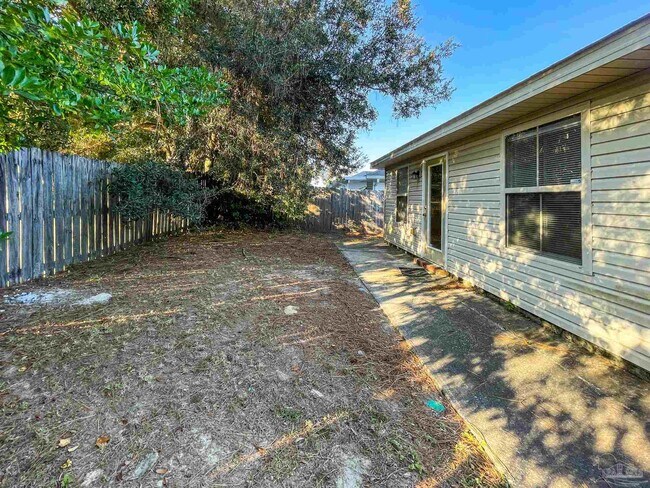 Building Photo - 5853 Bilek Dr