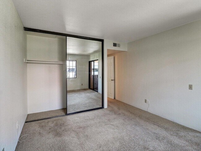 Building Photo - 291 E Mel Ave