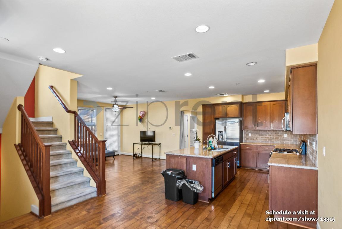 Building Photo - 1661 Lee Way