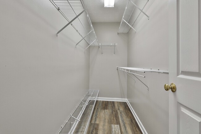 Building Photo - 240 Autumn Glen Cir