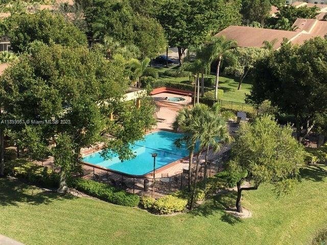 Building Photo - 1266 S Military Trail