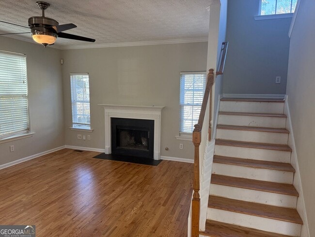 Building Photo - 27 Montgomery St NE