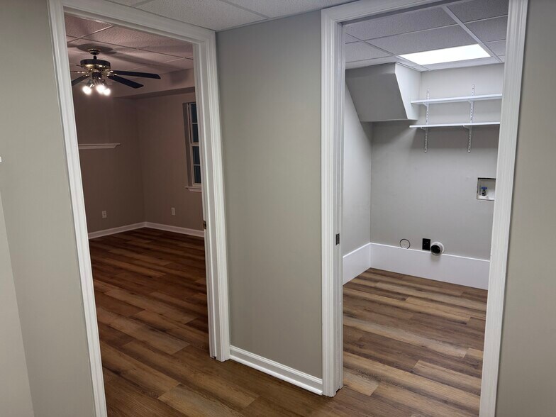 Laundry Hook-up's - 394 Leona Dr