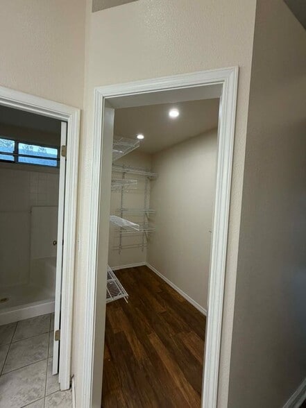 Building Photo - 1965 Shelby Rd