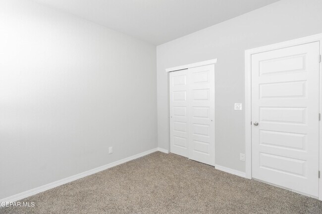 Building Photo - 13821 Madero Dr