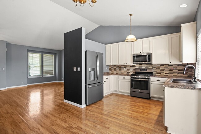 Building Photo - 776 Chesterfield Ln