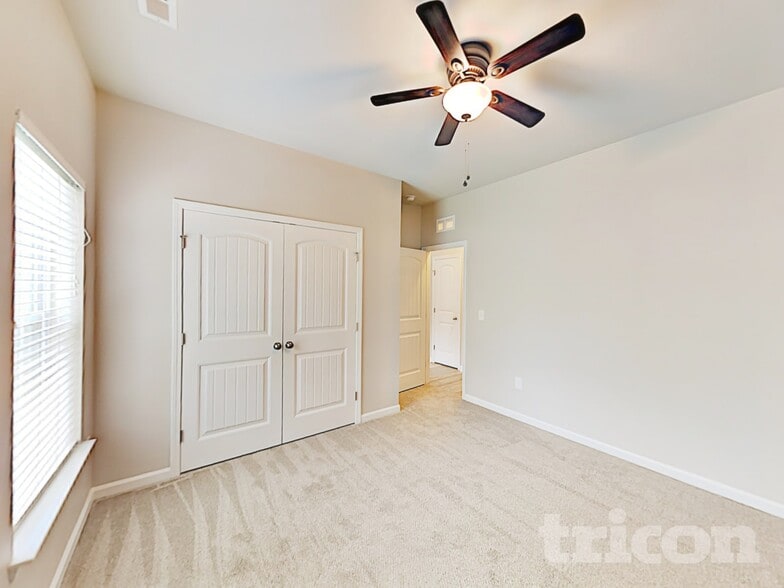 Building Photo - 156 Lakemont Dr