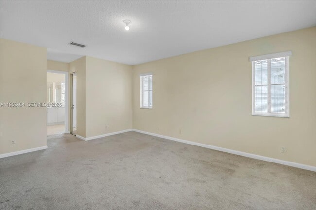 Building Photo - 1042 Bluewood Terrace