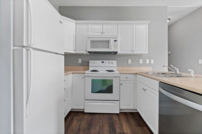 Building Photo - 211/213 Lloyd Street