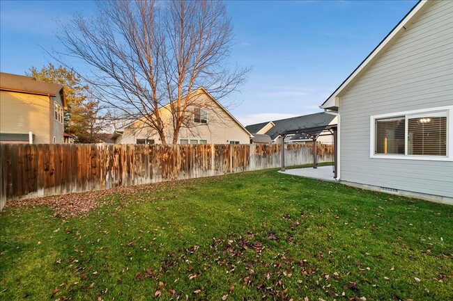 Building Photo - Gorgeous Two-Story Home in Star!