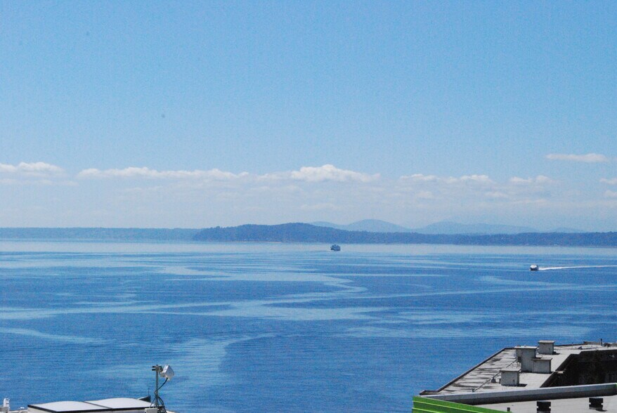 Building Photo - Belltown Condo...........