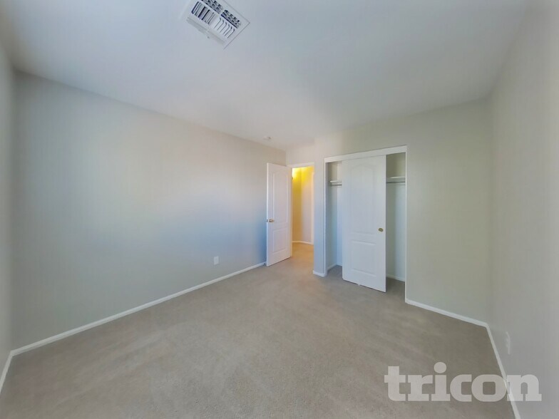 Building Photo - 28888 N Nugget Ct