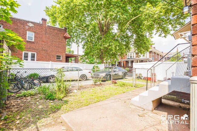 Building Photo - 516 Radnor St