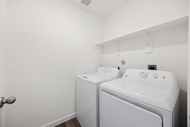 Building Photo - 8203 Vacek Xing Wy