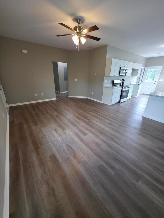 Building Photo - 156 Charlotte Cir