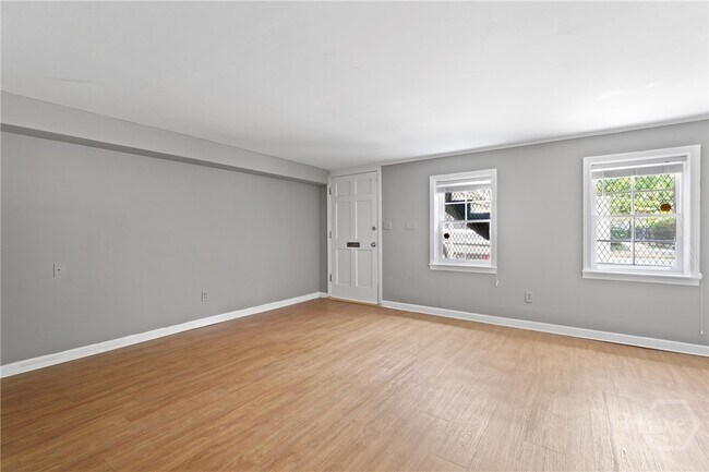 Building Photo - 207 E Charlton St