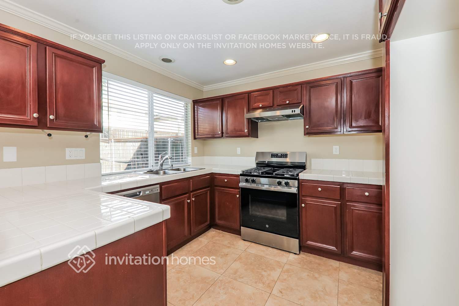 Building Photo - 40627 Cartier St