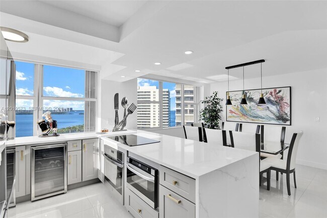 Building Photo - 5200 N Ocean Dr
