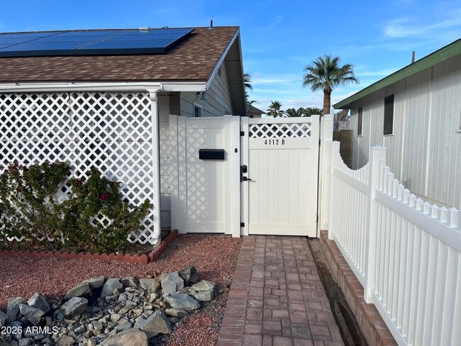 Building Photo - 4112 W Hearn Rd