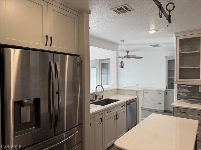 Building Photo - 8113 Spanish Peak Dr