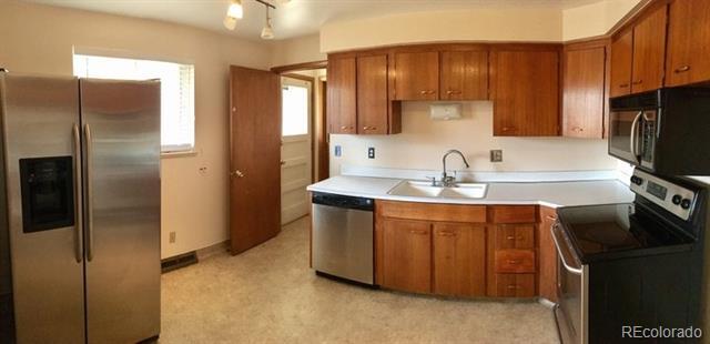 Building Photo - 485 Elmira St