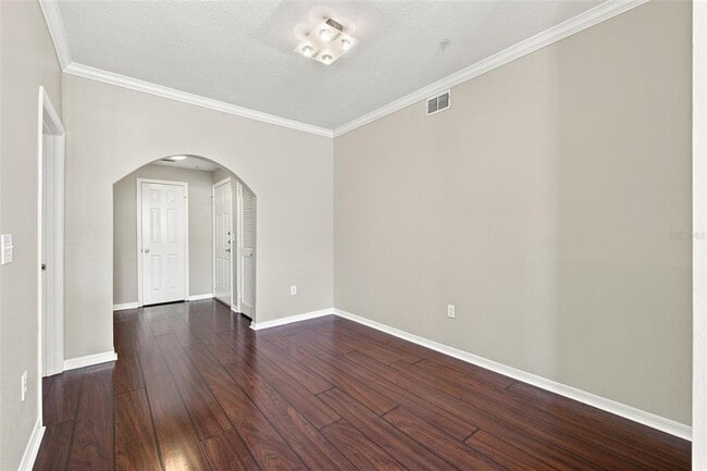 Building Photo - 501 Knights Run Ave