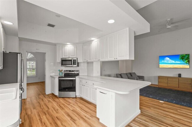 Building Photo - 7716 Uliva Way