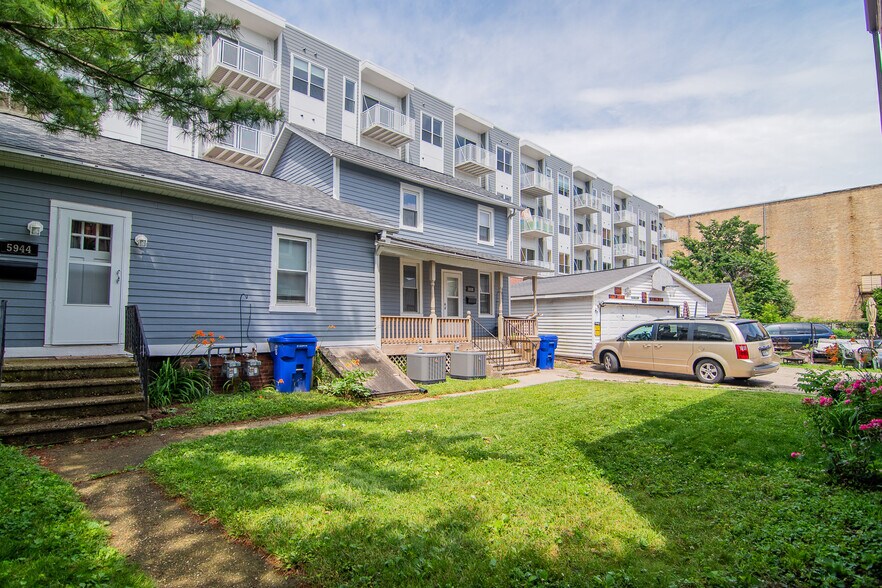 Building Photo - 5940 5th Ave