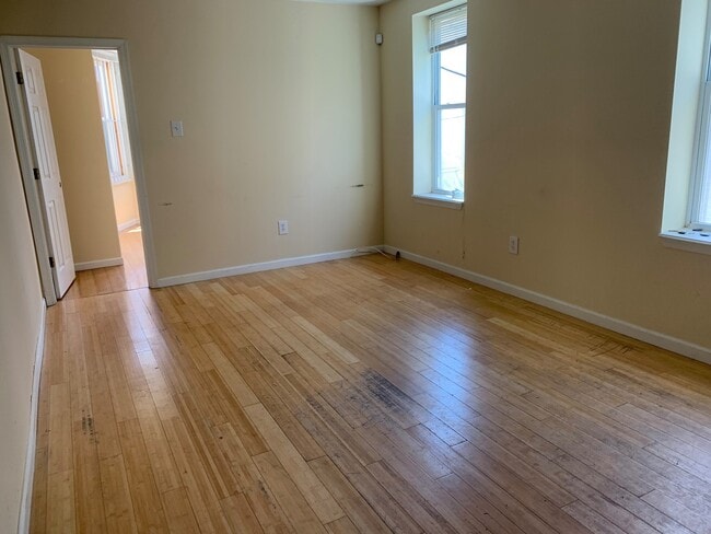 Building Photo - 1849 Willington St