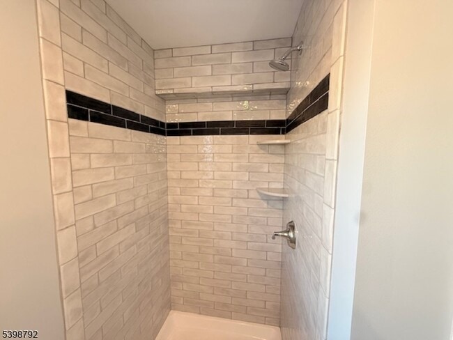 Building Photo - 83 Academy St