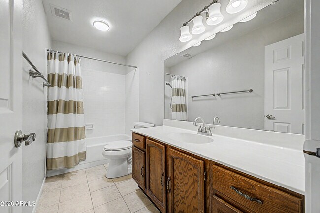 Building Photo - 907 N 85th Pl