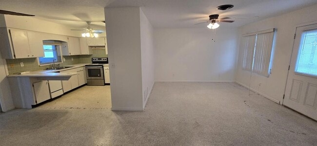 Building Photo - 1740 Elinor Pl