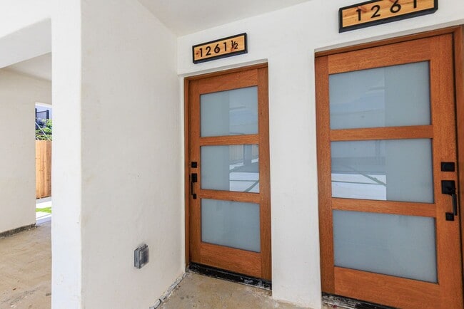 Building Photo - 1259 S Longwood Ave