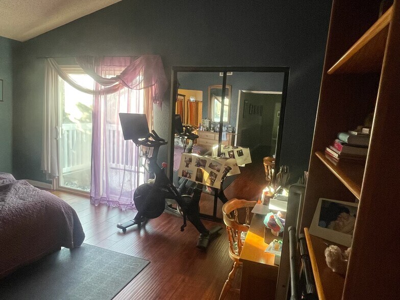 Building Photo - 127 Shepardson Ln