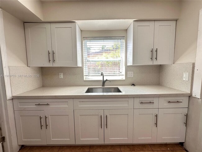 Building Photo - 180 Penn Way