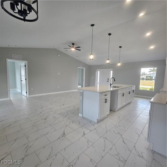 Building Photo - 3610 NE 12th Ave