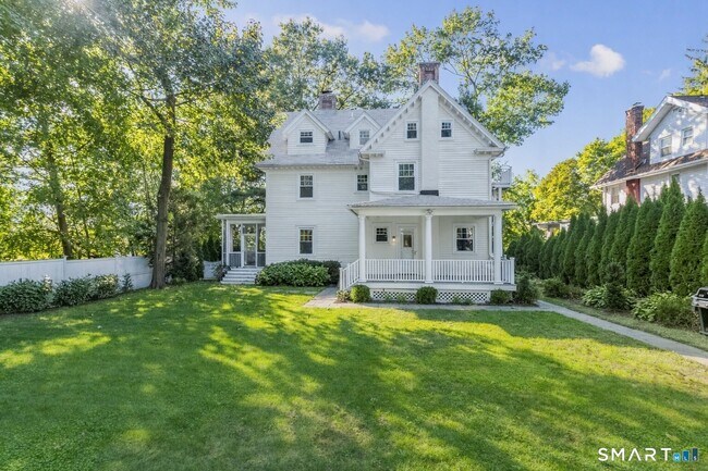 Building Photo - 309 Milbank Ave