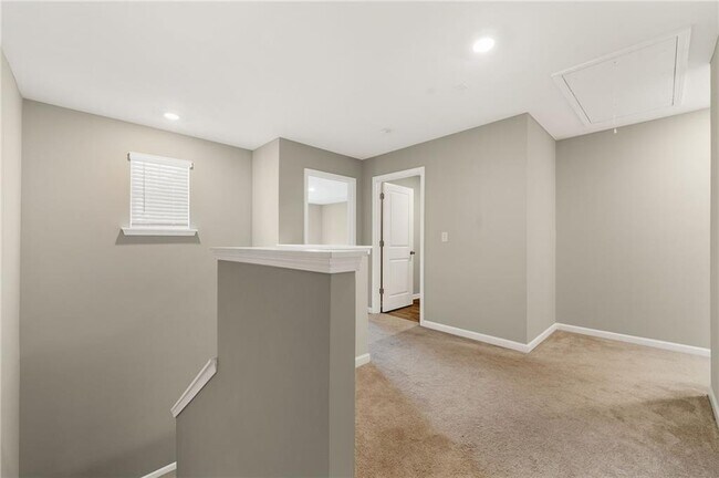 Building Photo - 4335 Magpie Dr