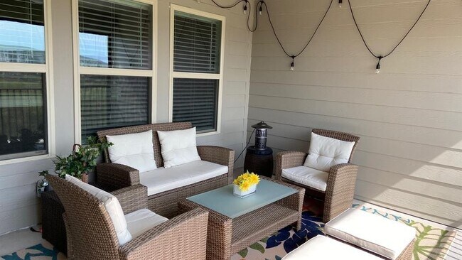 Building Photo - 2008 Naples Dr