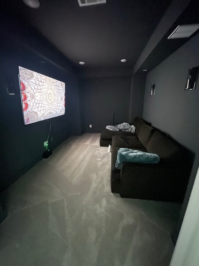 Building Photo - 15623 Roscobie Park Dr