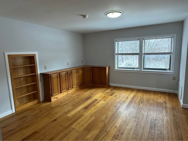 Building Photo - 49 Glenwood Ave