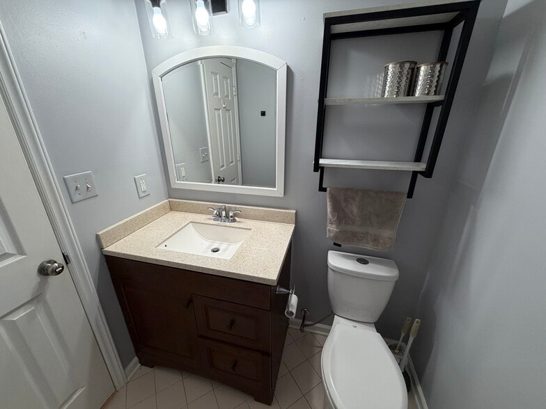 Building Photo - 8731 Stoneface Rd