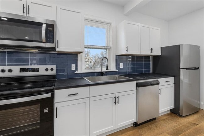 Building Photo - 30 Cypress St