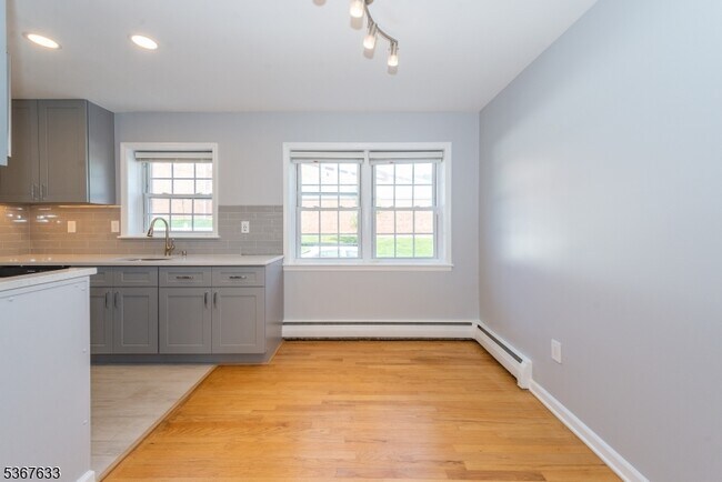 Building Photo - 151 Ridge Rd
