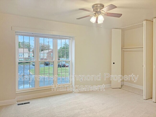 Building Photo - 735 Pleasant St