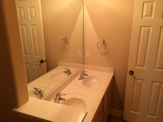 Building Photo - 2613 National Park Blvd