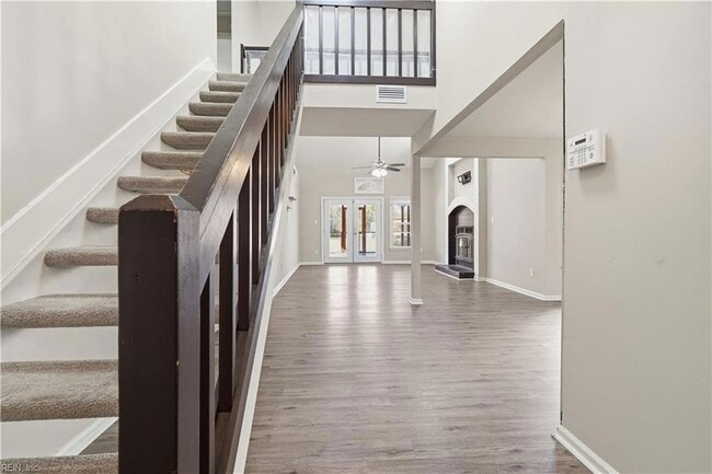 Building Photo - 1329 Thamesford Dr