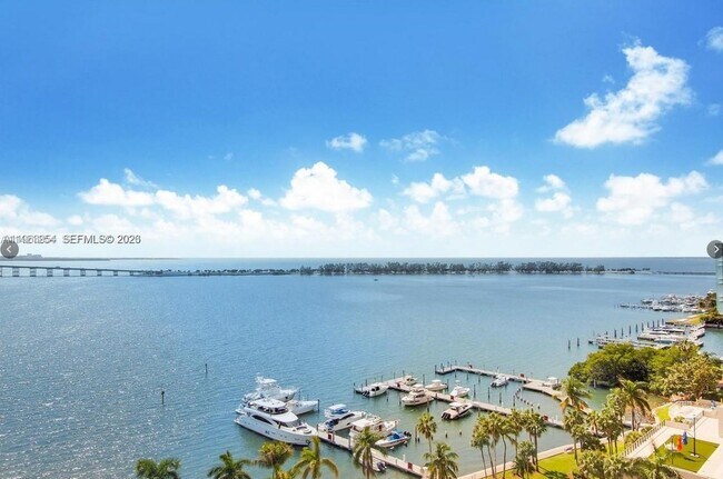 Building Photo - 1541 Brickell Ave