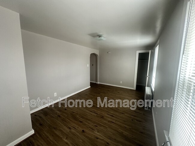 Building Photo - 408 New St