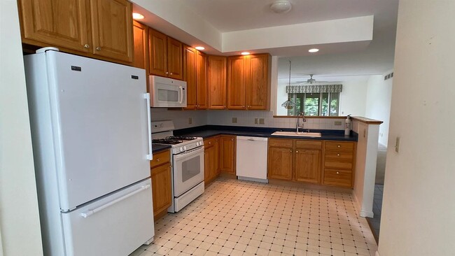 Building Photo - 4BD/2BA Forest Run Townhouse in Williston